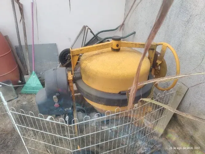Betoneira Menegotti 120l usado