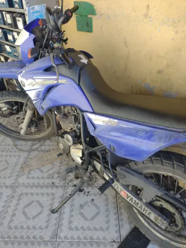 Moto XTZ 250 Lander 2008 troca