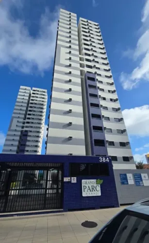 Vende-se apartamento no Farol, com 3 quartos, sendo 1 suite