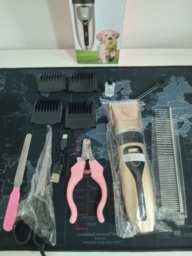 Máquina Profissional recarregável para tosa de cães e gatos / SUPER OFERTA IMPERDÍVEL 