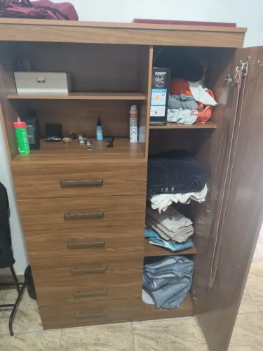 Comoda de MDP 1 porta e 6 gavetas