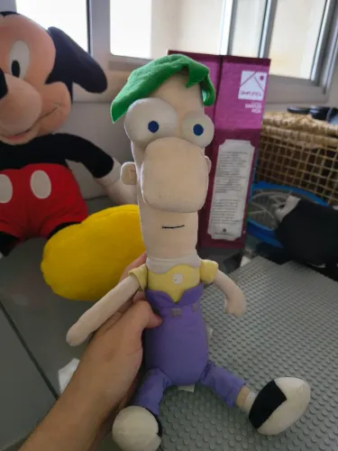 Pelúcia Ferb (Phineas e Ferb) Original Disney
