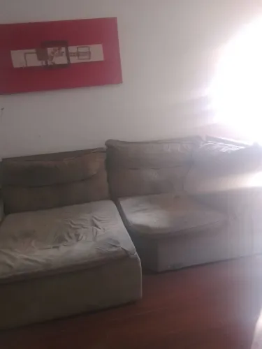 Sofá retrátil com chaise de luxo não tem defeito mas sujo ( barato porq já comprei outro )