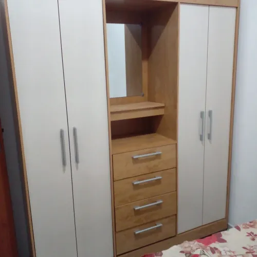 Guarda-roupa casal
