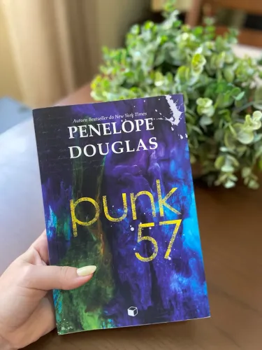 Livro Punk 57 - Penelope Douglas