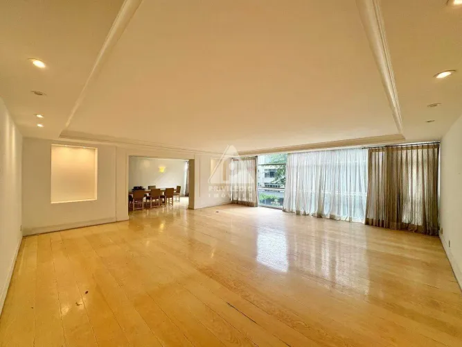 Espaçoso e Sofisticado Apartamento no Coração do Leblon 297m², 4 Quartos, suíte, 2 vagas,