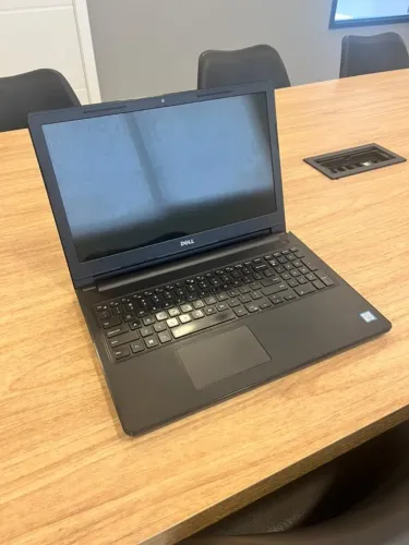 Notebook Dell i5 7ª Ger 8GB Win10 | Barato! Só tela c/ listras
