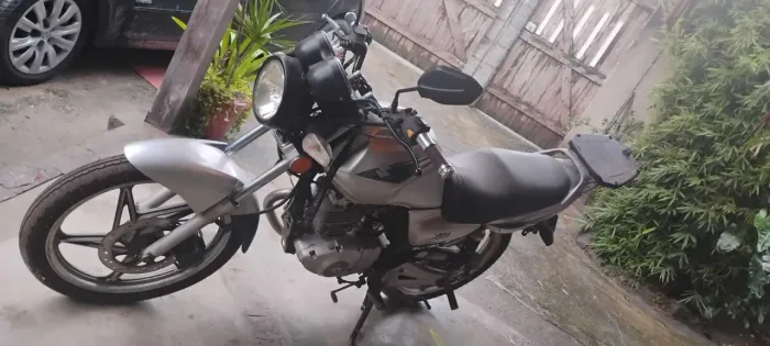 Vendo moto Suzuki Yes seminova