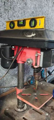 Furadeira de bancada 