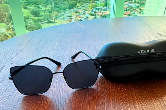 Óculos Vogue Eyewear, original, formato borboleta/quadrado oversized