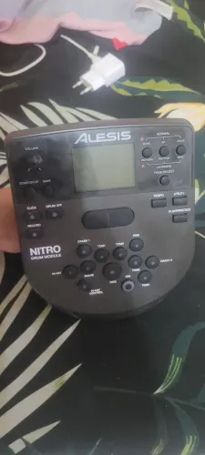 Módulo Alesis Nitro - com chicote e fonte