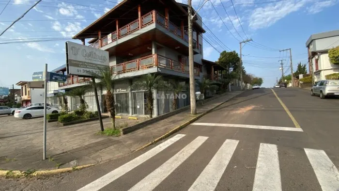LOJA / SALA À LOCAÇÃO
