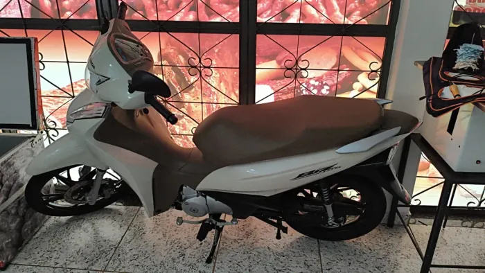 Honda Biz Café com Leite