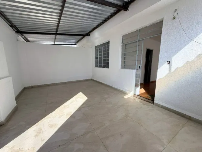 Casa para aluguel, 03 quartos, com garagem, Bairro- Nova Granada - Belo Horizonte/MG