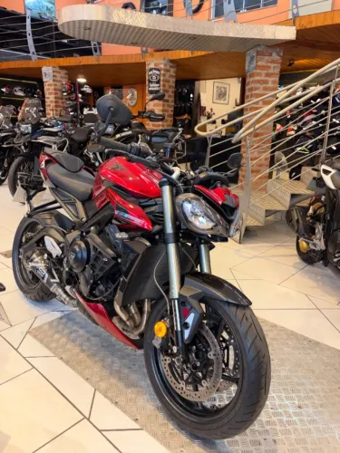 Triumph Street Triple 765 RS 2023