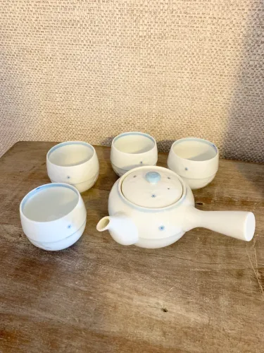 Porcelana japonesa - bule e 4 xícaras - jogo de chá 