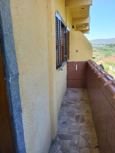 Casa 2 Quartos, Sala, Bam. Coz, Sem mobília i, NÃO PAGA CONDOMÍNIO, IPTU JÁ INCLUSO.