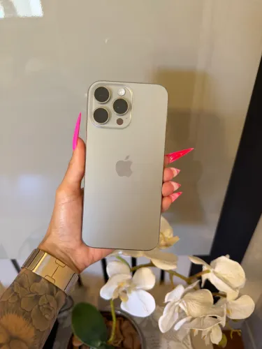 iPhone 16 Pro Max Titânio Natural Garantia Apple