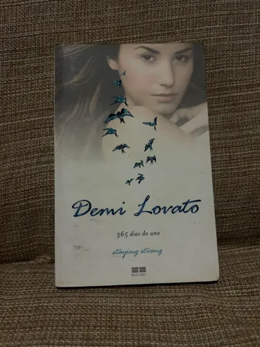 Demi Lovato 365 - livro
