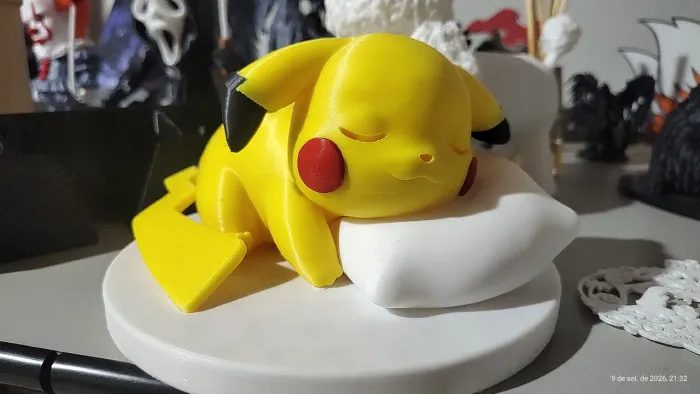 Pikachu 20cm de largura por 11cm de altura Lindo e ideal para decoração