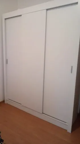 Guarda-roupa casal 3 portas - Cor: Branco
