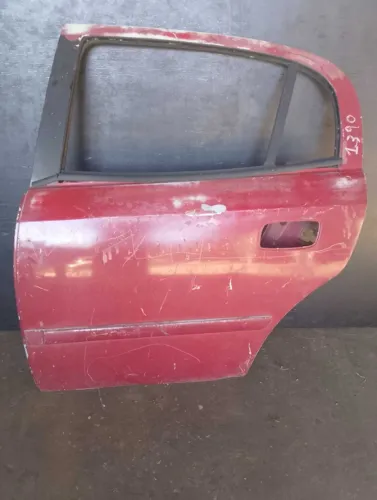 Porta traseira esquerda astra 2003-2011