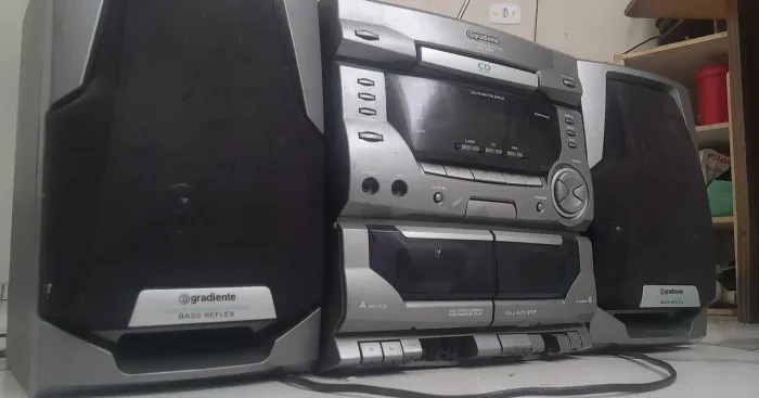 Aparelho som forte parado retro