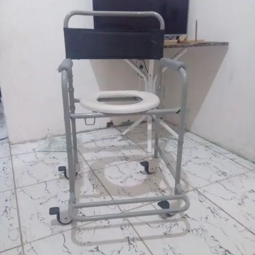 Cadeira de banho para cadeirante