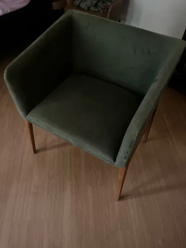 Duas poltronas Belle Verdes Vitória móveis.