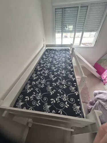 Cama infantil com colchão