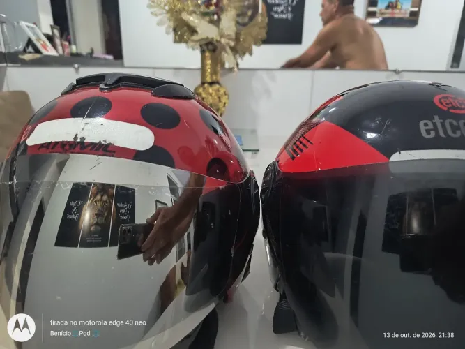 VENDO DOIS CAPACETE ABERTOS IMPECÁVEL!