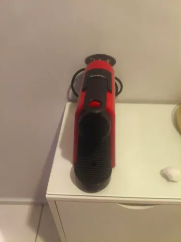 Cafeteira Nespresso vermelha Mini 