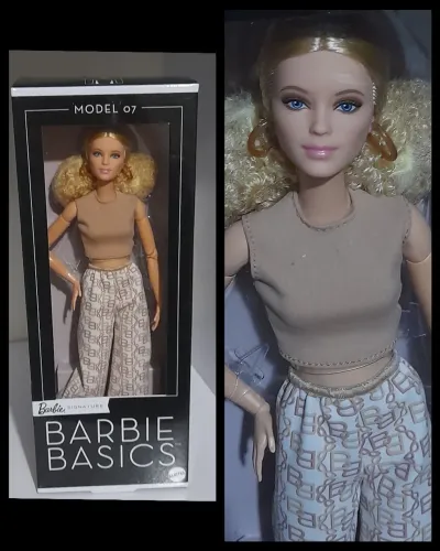 Barbie Basics Model #7 - Lacrada na Caixa