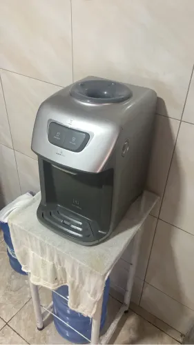 Gela água moderno