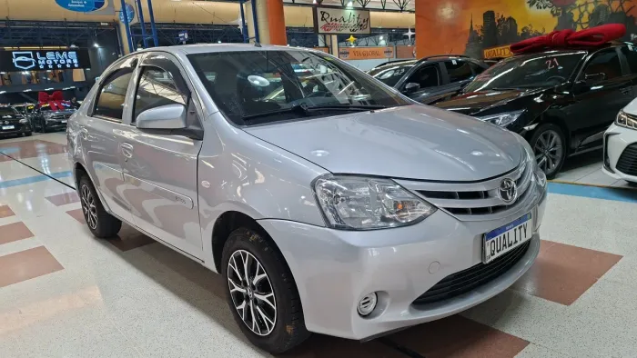 Toyota Etios X Sedan 1.5 Flex 16V 4P Mec. 2014