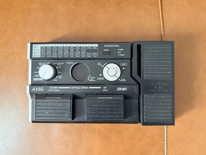 Pedaleira Korg AX5G