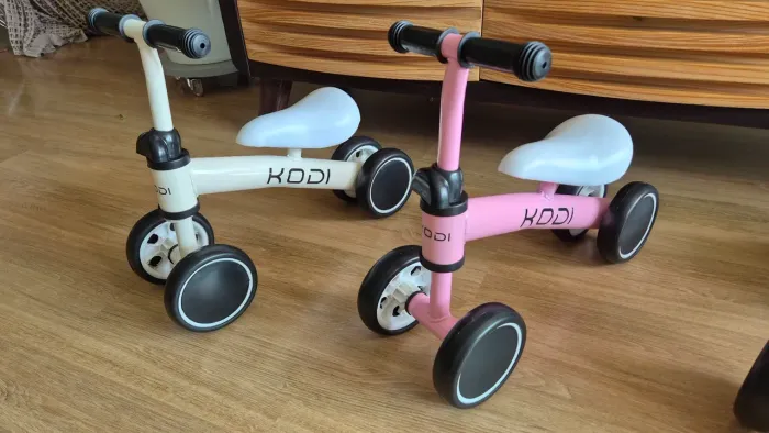 Mini Bicicleta  de equilíbrio infantil de 4 rodas! Idade 1 a 3 anos.