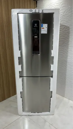 Geladeira inversa lacrada nova 490l