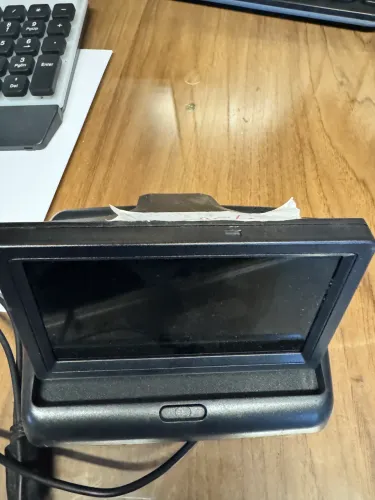 Monitor LCD veicular