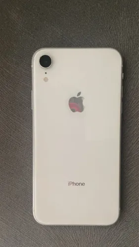 iPhone XR branco 64gb
