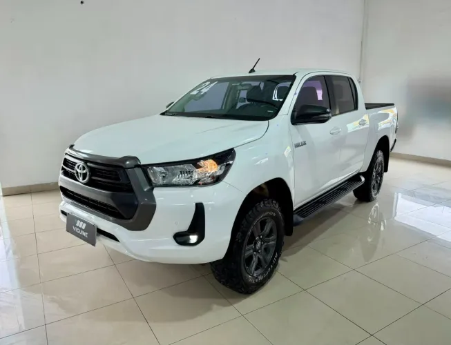 Toyota Hilux CD SR 4X4 2.8 TDI Diesel Aut. 2024