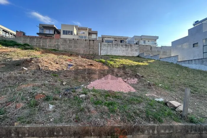 Terreno à venda no Centreville Condomínio Fechado