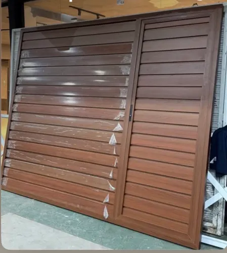 Portão alumínio amadeirado novo. 2,80 X 2,20 altura