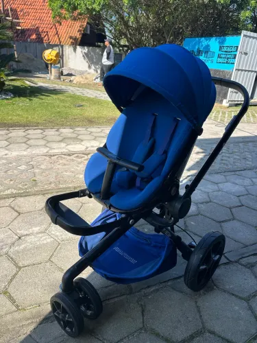 Carrinho Quinny Moodd acopla também Bebê Conforto