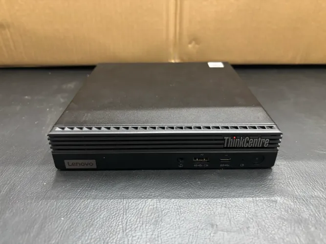 Mini PC computador Lenovo M70q i3 10th 8GB 256GB W11