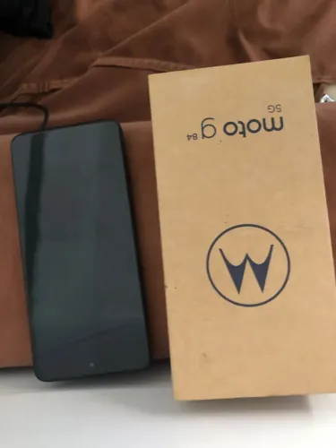 Moto g84