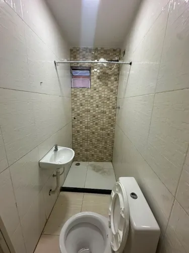 Casa pra alugar= contato- * Rafael.