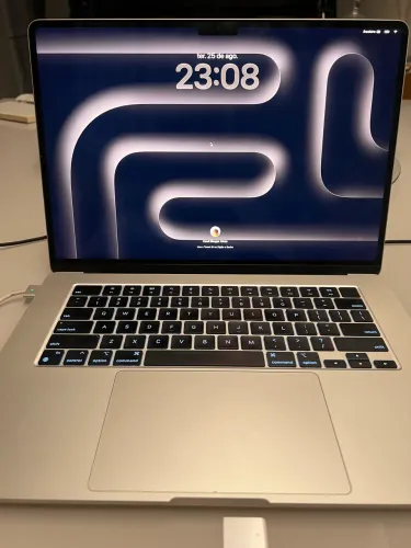 Macbook air m3 2024