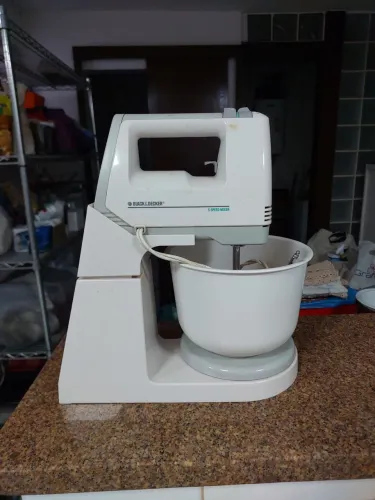 Batedeira de bolo - Black & Decker - 5 velocidades