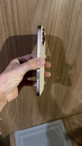 iPhone 16 Pro Max 256GB Titânio Deserto - Excelente Estado